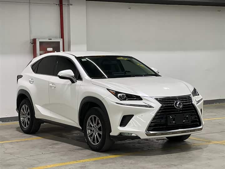Фото 3 - Lexus NX