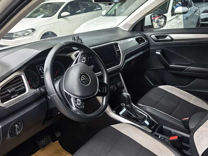 Фото 8 - Volkswagen T-Roc