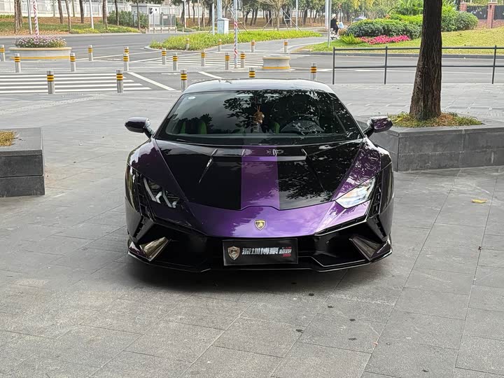 Фото 2 - Lamborghini Huracán