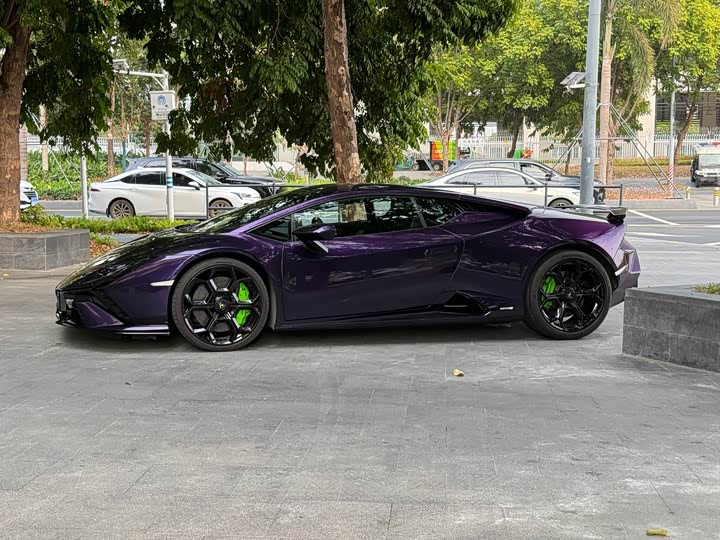 Фото 6 - Lamborghini Huracán