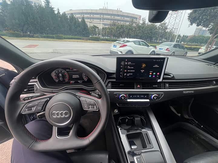 Zdjęcie 5 - Audi A4L
