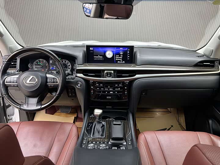 Фото 7 - Lexus LX