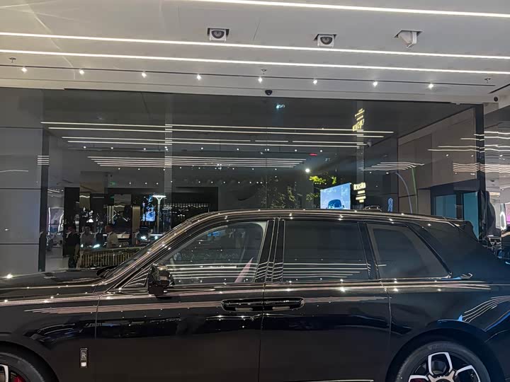 Фото 2 - Rolls-Royce Cullinan