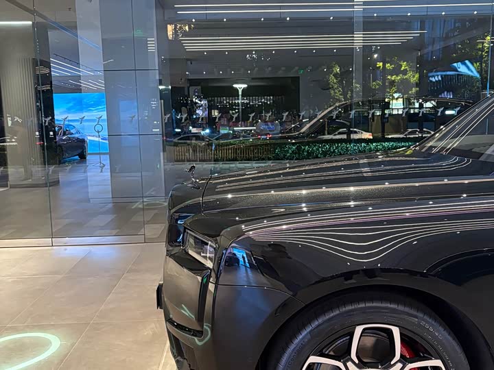 Фото 3 - Rolls-Royce Cullinan