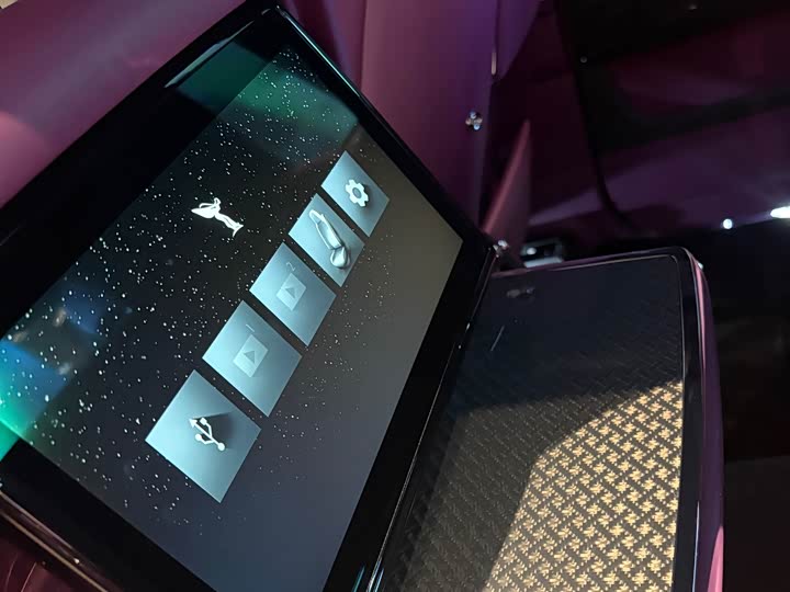 Фото 5 - Rolls-Royce Cullinan