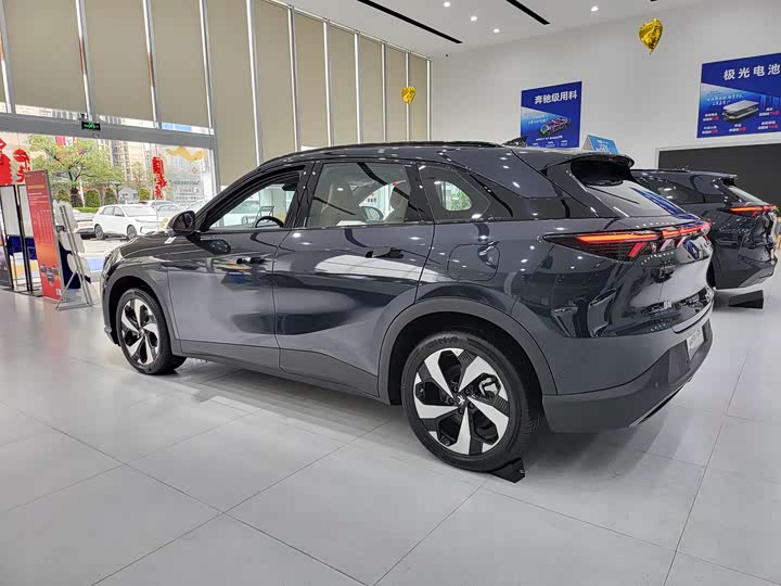 Фото 4 - BAIC Arcfox Alpha T5