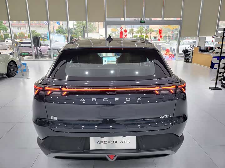 Фото 5 - BAIC Arcfox Alpha T5