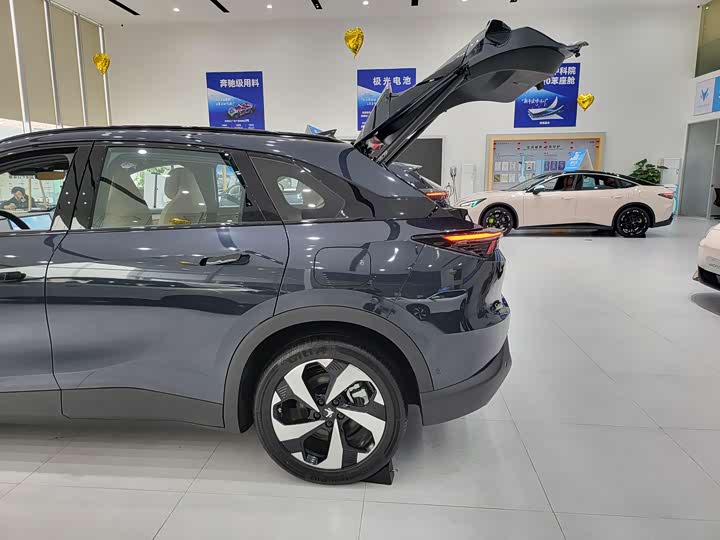 Фото 9 - BAIC Arcfox Alpha T5