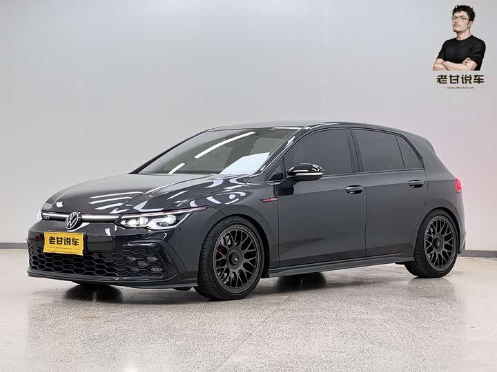 Фото 1 - Volkswagen Golf GTI