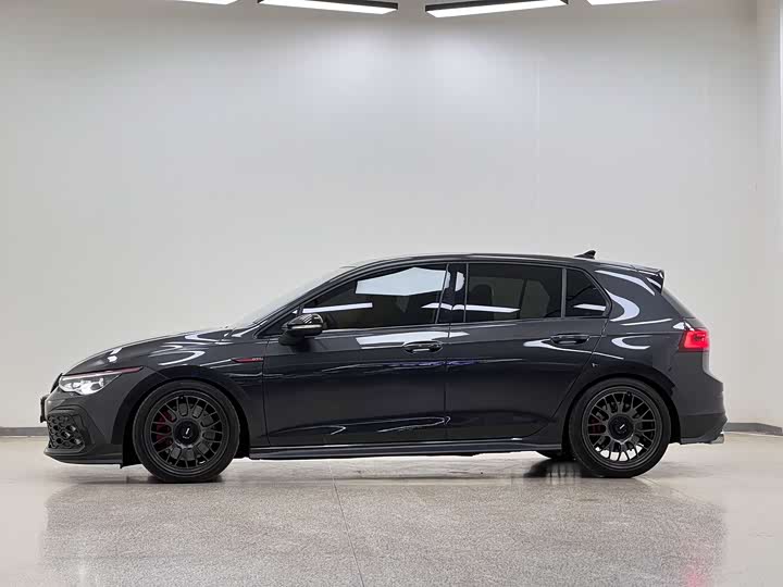 Фото 4 - Volkswagen Golf GTI