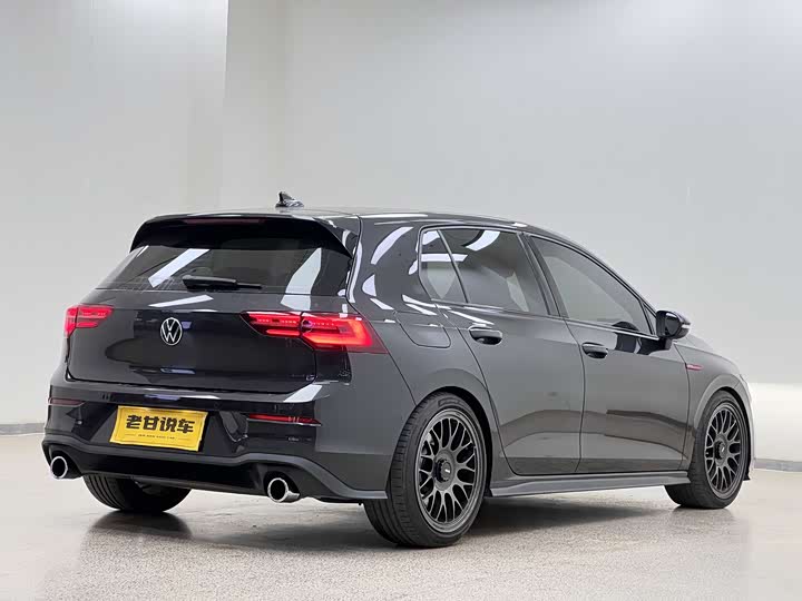 Фото 5 - Volkswagen Golf GTI