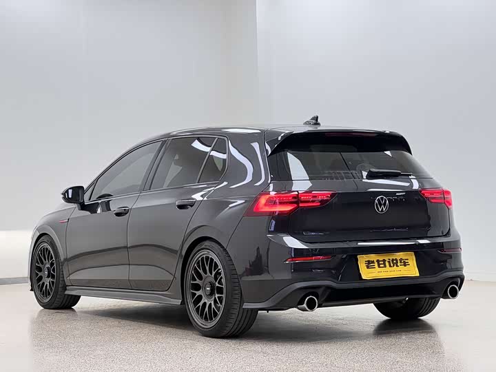 Фото 7 - Volkswagen Golf GTI