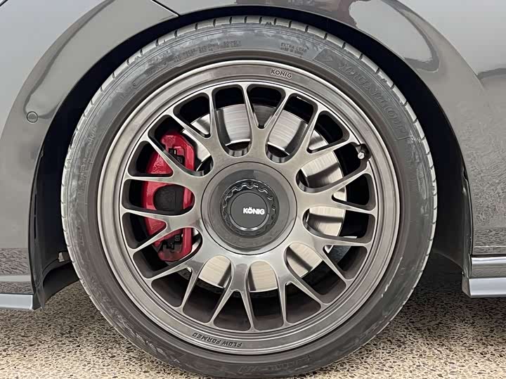 Фото 9 - Volkswagen Golf GTI