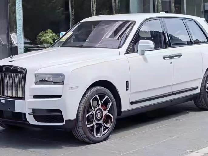 Фото 1 - Rolls-Royce Cullinan