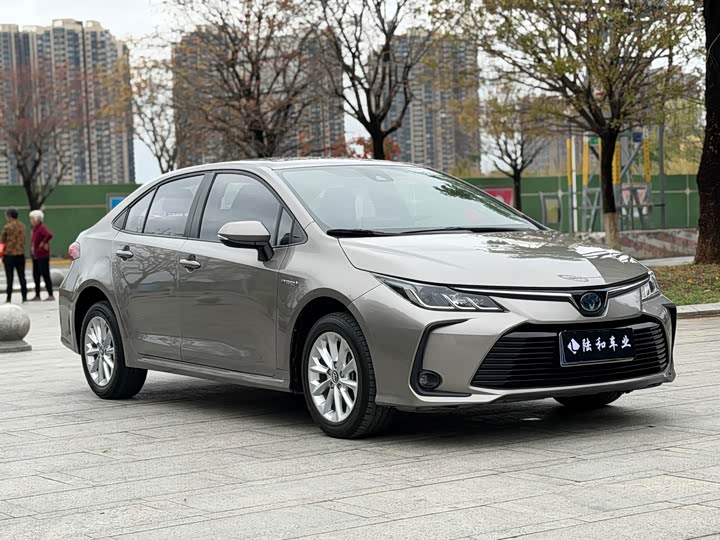 Фото 3 - Toyota Corolla