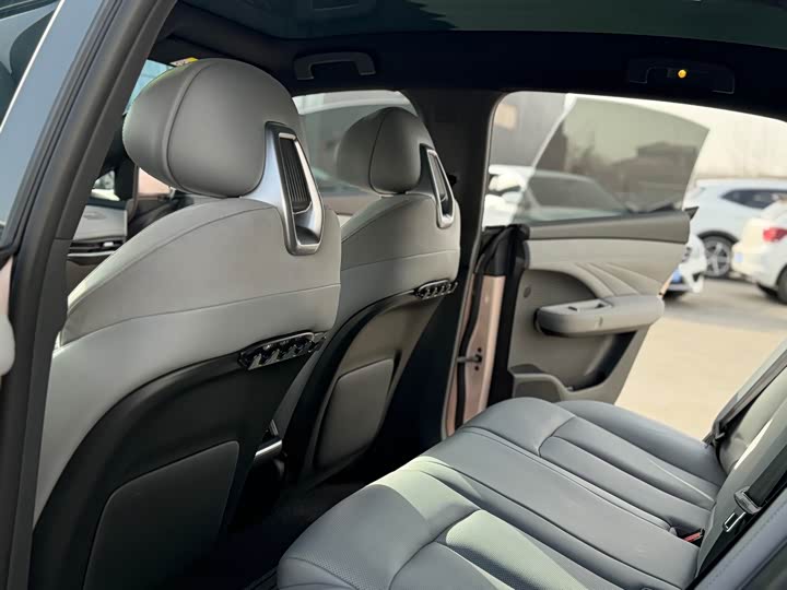 Фото 6 - Nissan N7