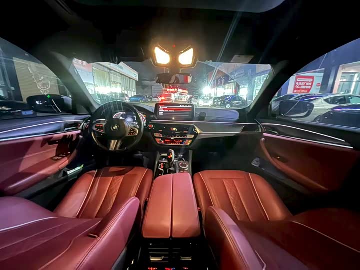 Фото 2 - BMW 5 Series