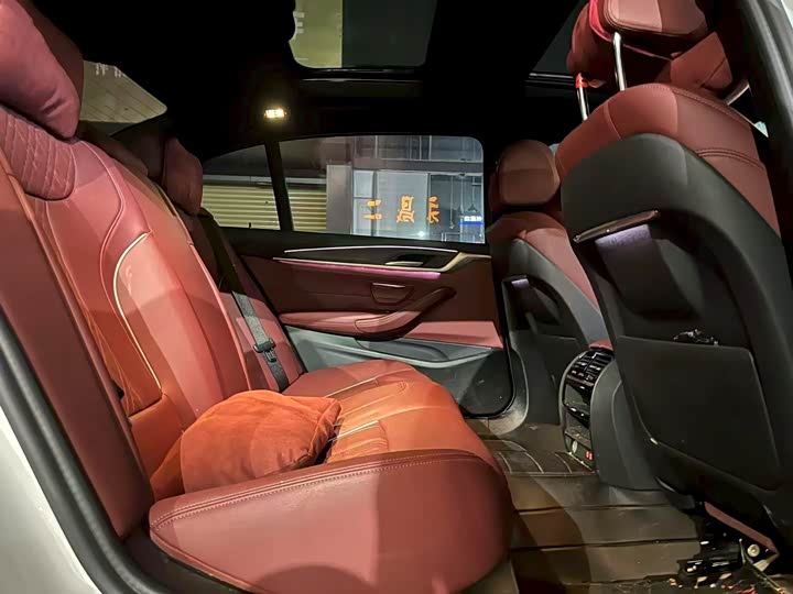 Фото 5 - BMW 5 Series