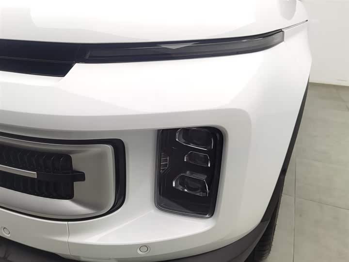 Фото 7 - Geely Icon