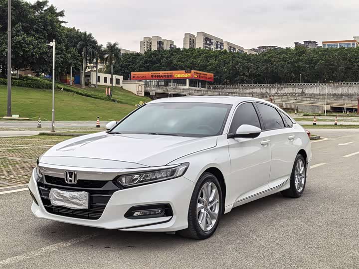 Фото 1 - Honda Accord