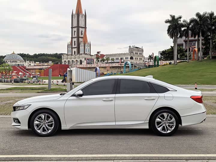 Фото 5 - Honda Accord