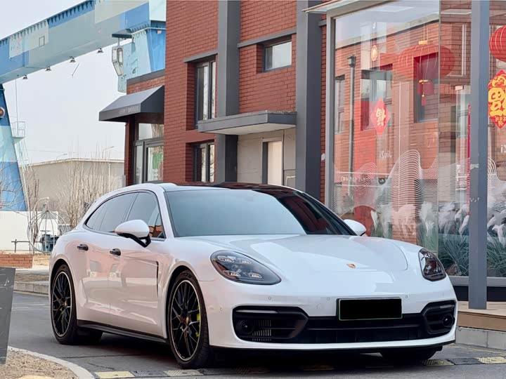 Photo 3 - Porsche Panamera Hybrid