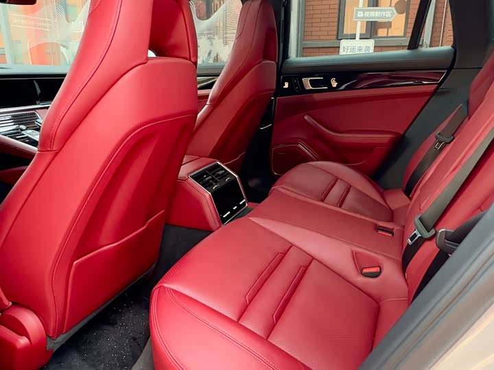 Photo 9 - Porsche Panamera Hybrid