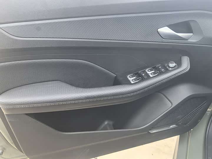 Фото 4 - Geely Binrui