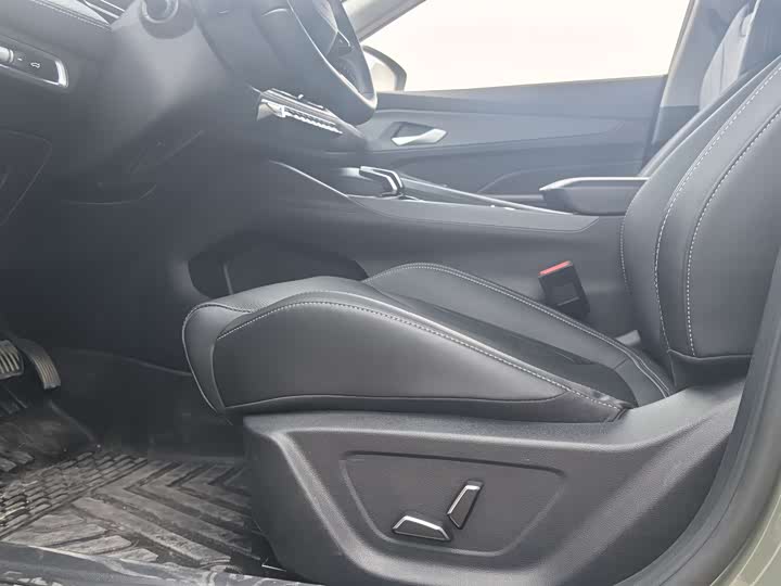 Фото 7 - Geely Binrui