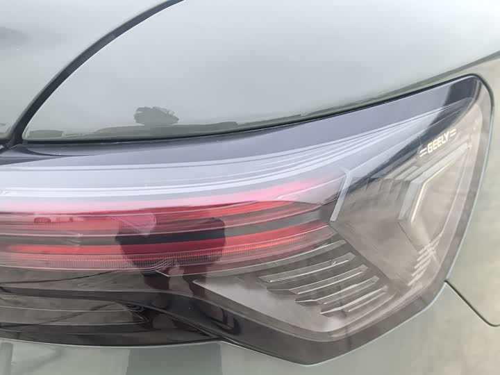 Фото 8 - Geely Binrui