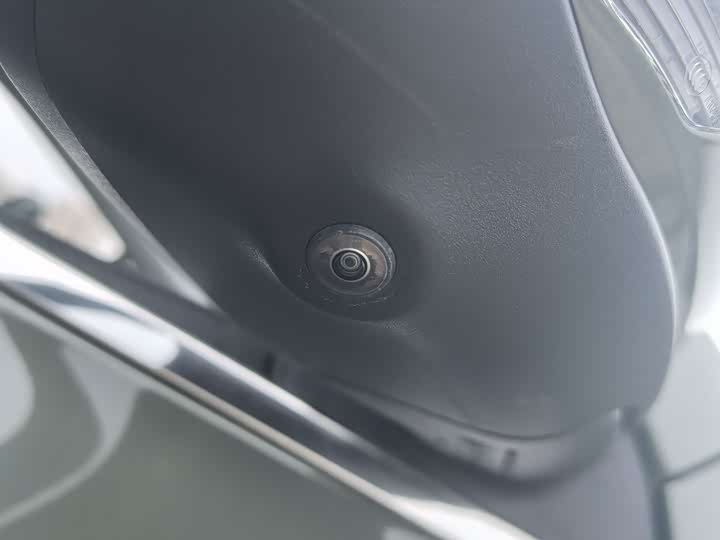 Фото 9 - Geely Binrui