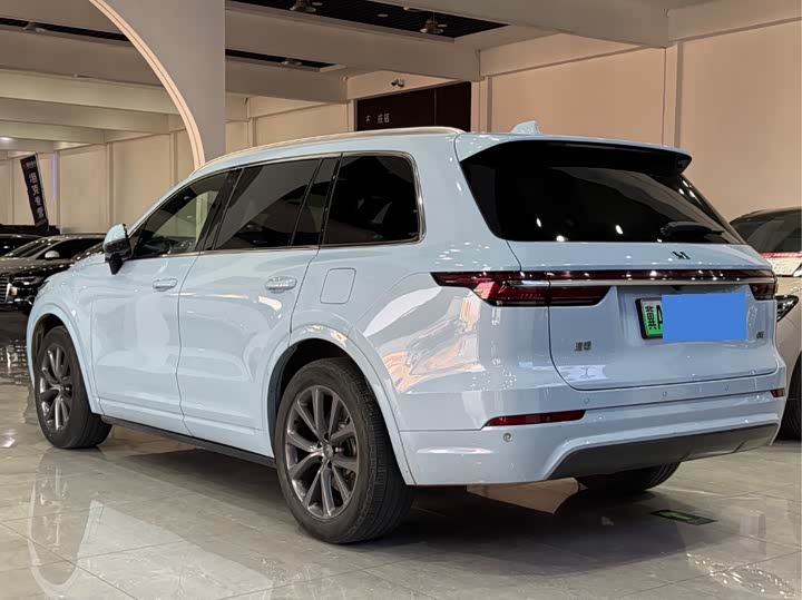 Photo 5 - LiXiang One