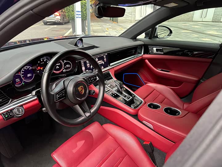 Photo 4 - Porsche Panamera