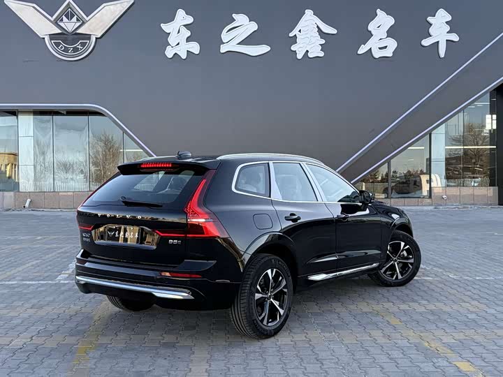 Фото 9 - Volvo XC60