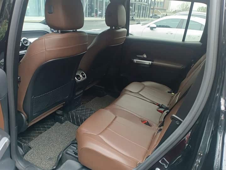 Фото 5 - Mercedes-Benz GLB-Class