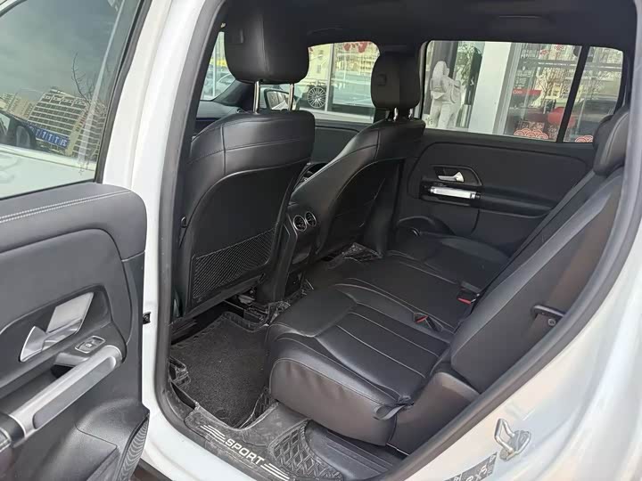 Фото 8 - Mercedes-Benz GLB-Class