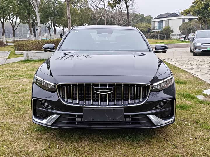 Фото 2 - Geely Preface