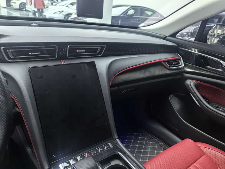 Фото 7 - Hongqi H6