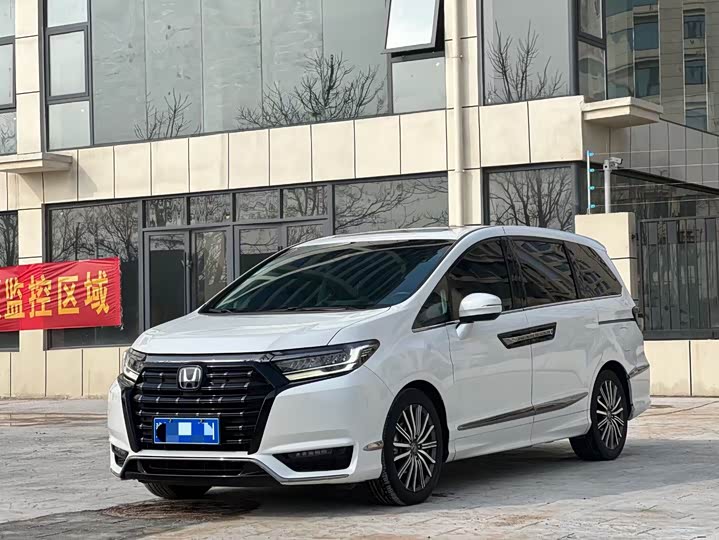 Фото 1 - Honda Elysion