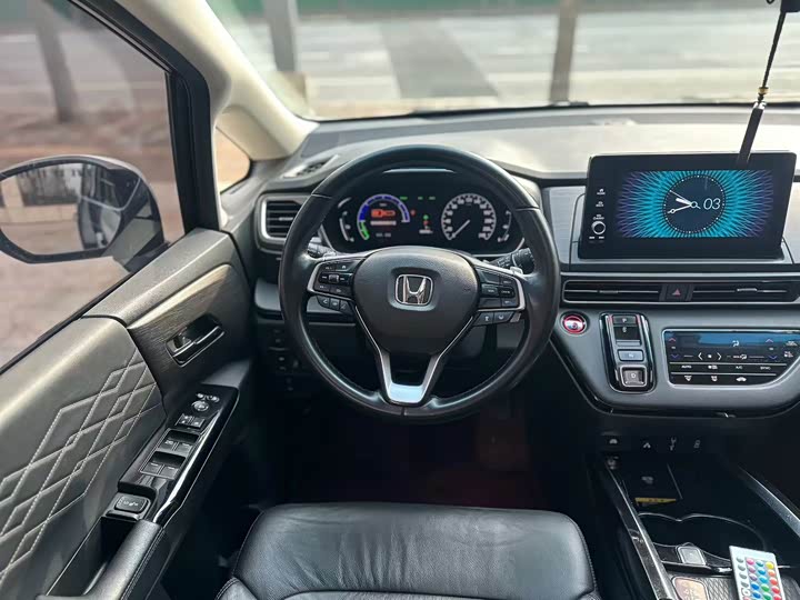 Фото 3 - Honda Elysion