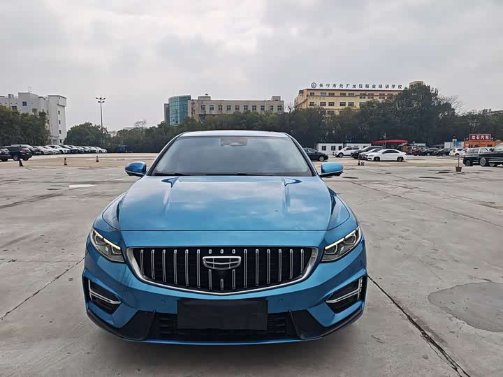 Фото 2 - Geely Preface