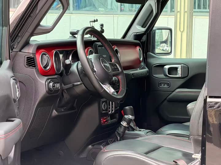 Фото 8 - Jeep Wrangler