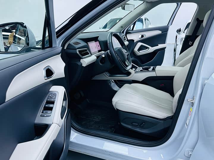 Фото 4 - BYD Yuan Up