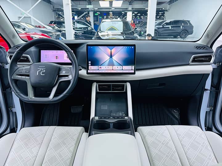 Фото 6 - BYD Yuan Up