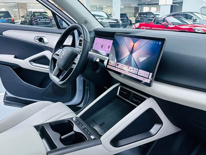 Фото 7 - BYD Yuan Up