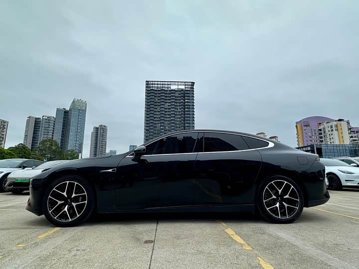 Фото 3 - XPeng P7