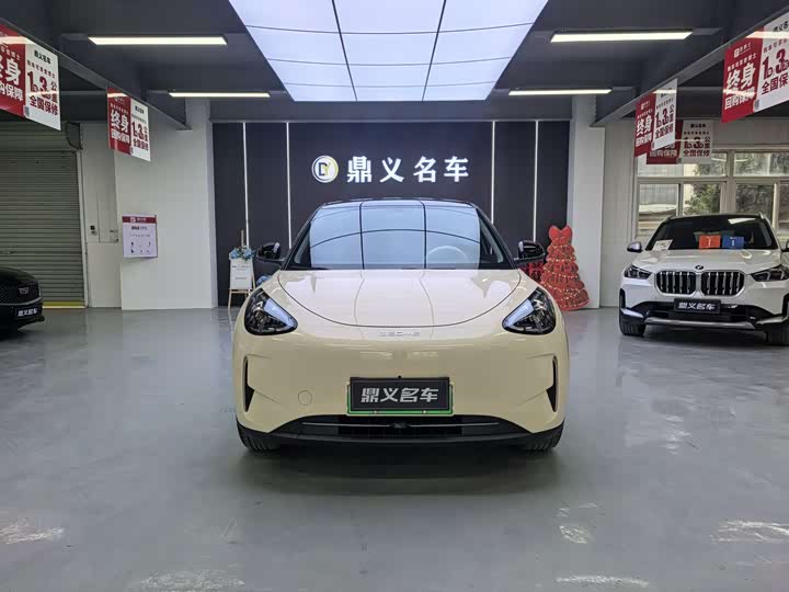 Фото 2 - Geely Galaxy Geome