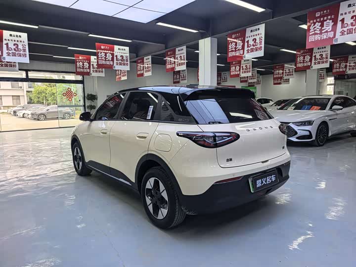 Фото 9 - Geely Galaxy Geome