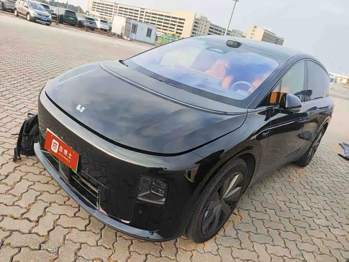 Фото 1 - LiXiang i8