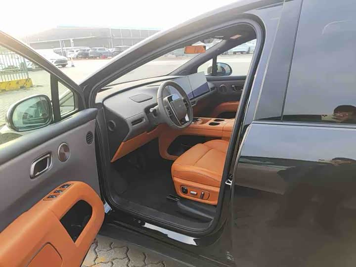 Фото 3 - LiXiang i8